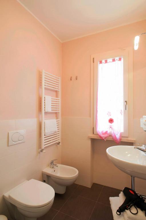 B&B Alle Tre Rose Montignoso Habitación foto